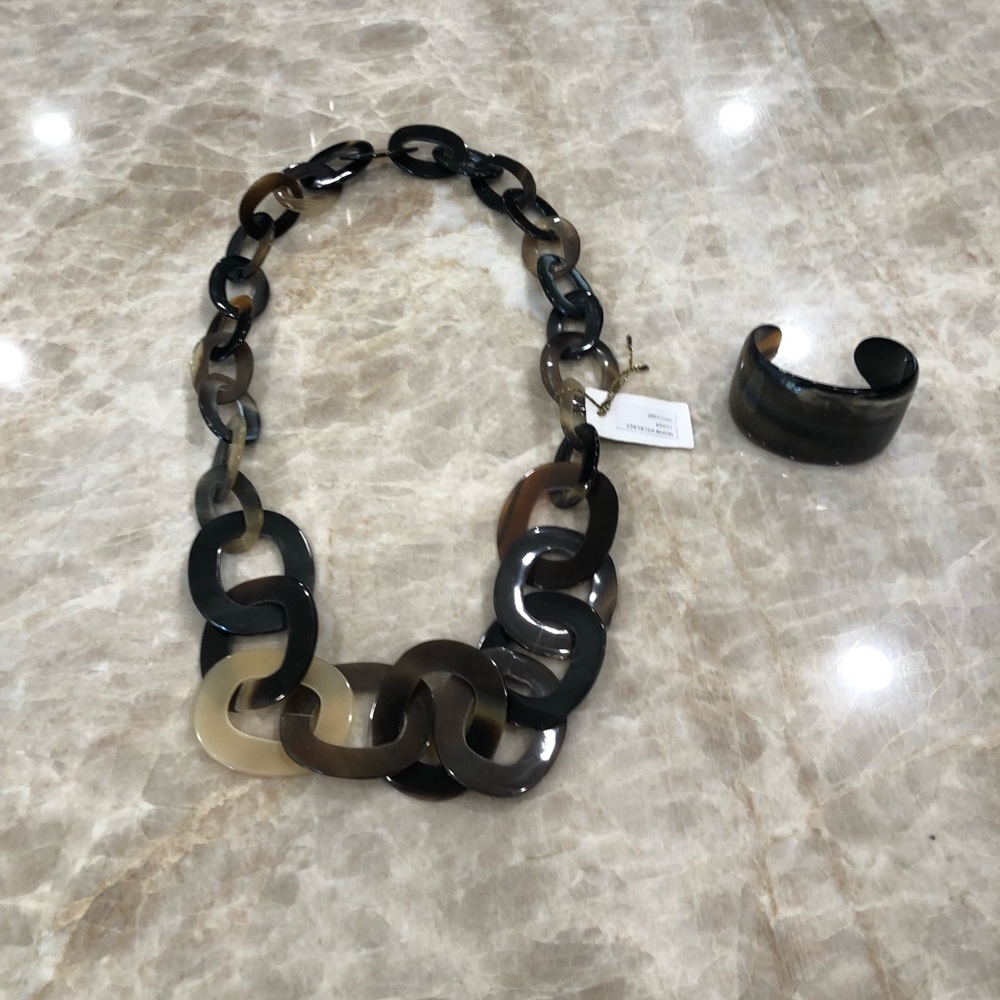 Set Of Oval Link Buffalo Horn Chunky Necklace & Cuff Bracelet In Multi Brown